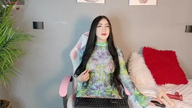 alejandra_jonees on StripChat