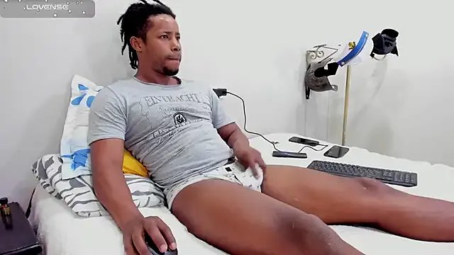 AlejoKhalifa_ on StripChat