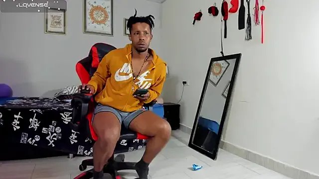 AlejoKhalifa_ on StripChat