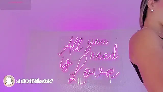 aleksandramiller_ on StripChat