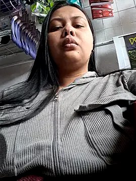 Alessandraa- on StripChat