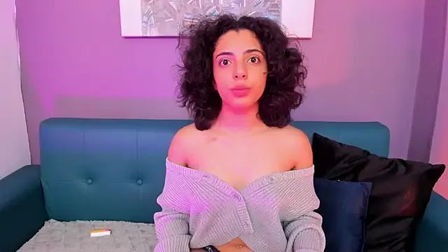 Alessiia__ on StripChat