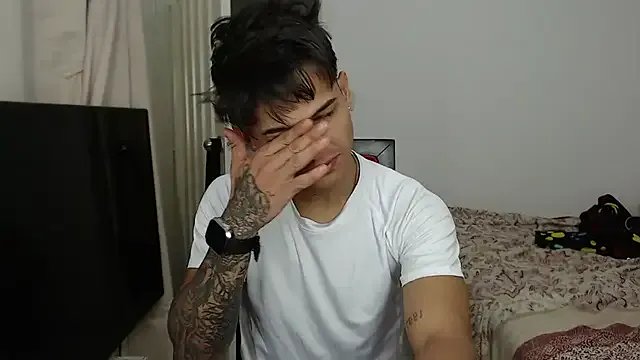 Alex_mojica on StripChat