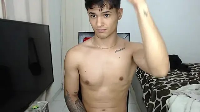 Alex_mojica on StripChat