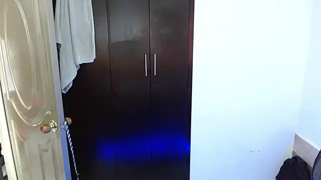 Alex_mojica on StripChat