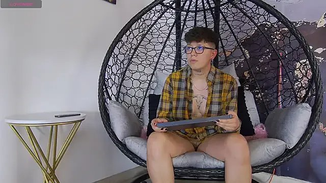 alex_noa on StripChat