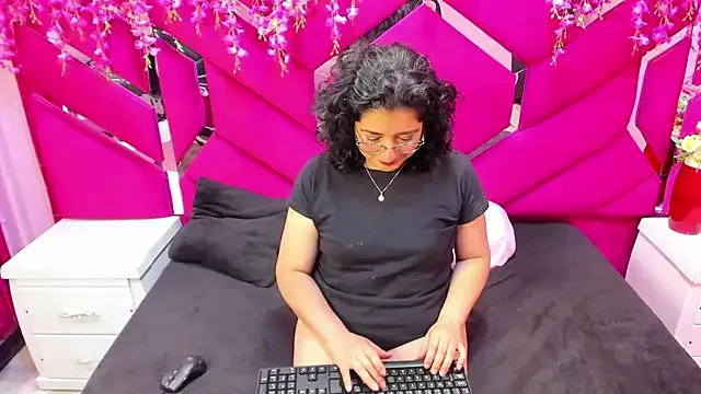 Alexa_Sanz on StripChat