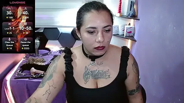 Alexa_Slavehot777 on StripChat