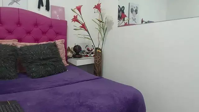 AlexaFontana on StripChat