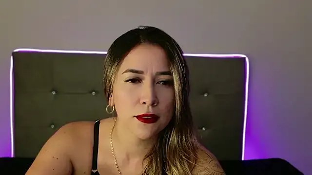 Alexandraa_Gomez — Asshole flash