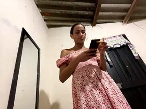 AlexaWarner on StripChat