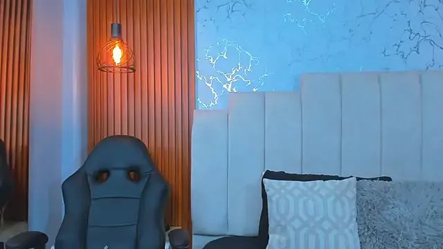 AlexiaAbbey on StripChat