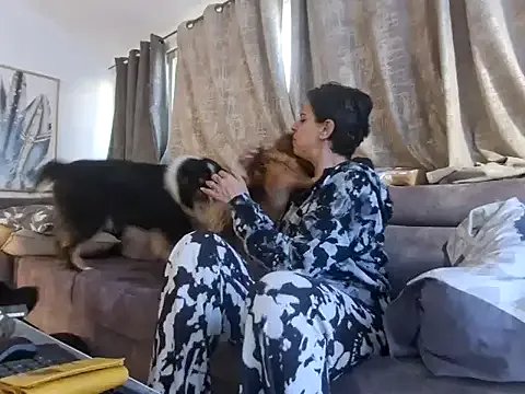 Alexis21821 on StripChat