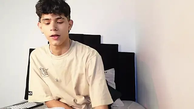 alexmark_ on StripChat