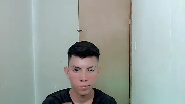 Alexxx_lov on StripChat