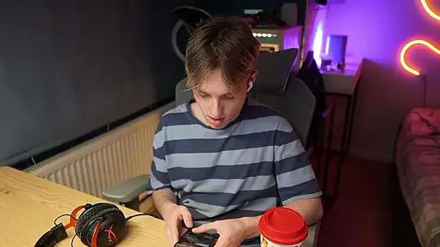 Alexycutie — French kiss