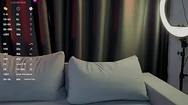 Alice_loft on StripChat