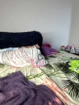 Freechat alice_love052 on StripChat