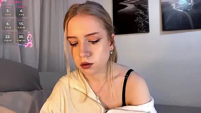 Alice_meow15 — Lie down in the pose of the Empress