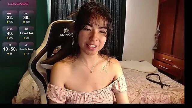 alice_middlee on StripChat