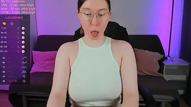 alice_tenderly on StripChat