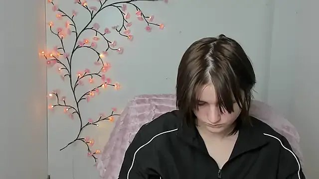 Freechat Alice_Wonderme on StripChat