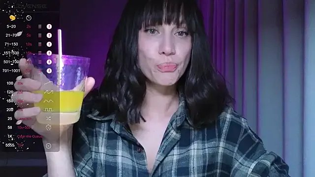 Freechat Alice_Wonders on StripChat