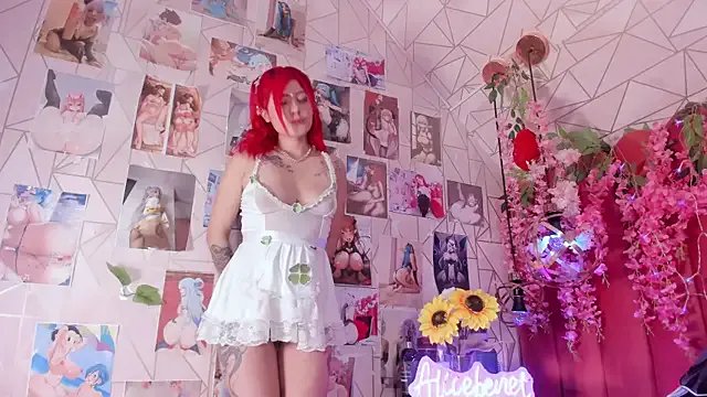 Alicebenett on StripChat