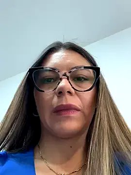 alicee16 on StripChat