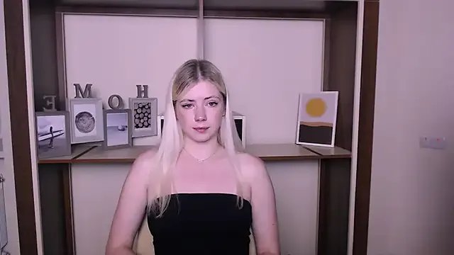 AliceHotty_ on StripChat