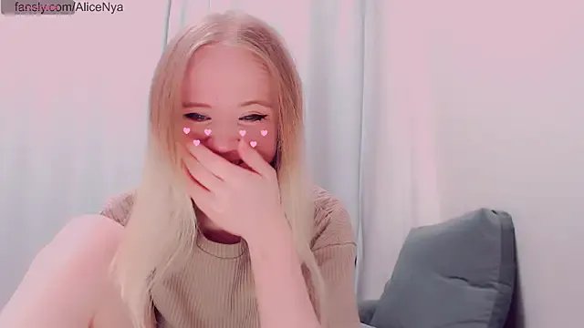 AliceNya_cute on StripChat