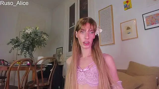 AliceSnowCatt on StripChat