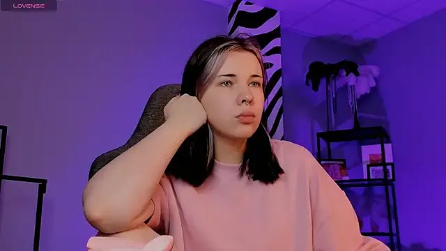 AliceSunday on StripChat