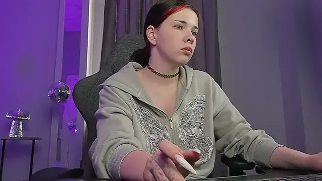 AliceSunday on StripChat