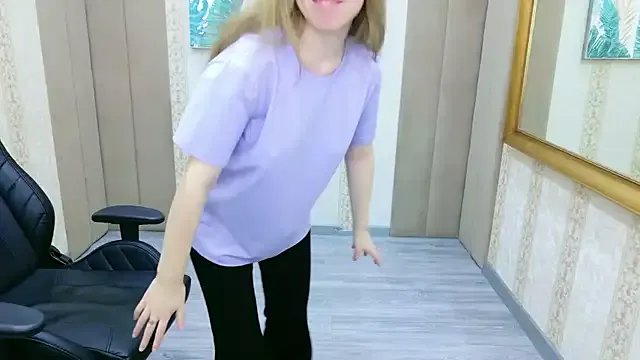 Alida_Brice on StripChat