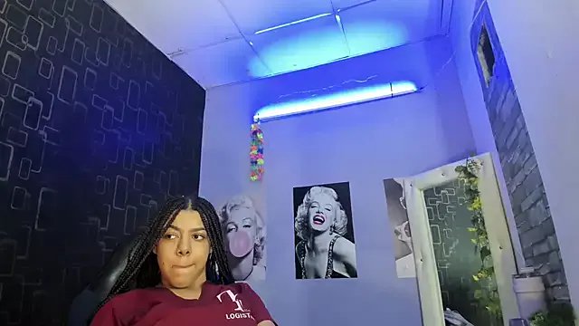 Alika01 on StripChat