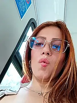Alis_xxx on StripChat