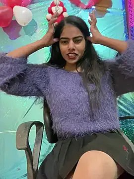 Alisha_Babyy on StripChat