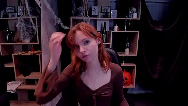 AlisHanson on StripChat