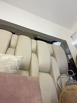 ALISSON_FOXXX1 on StripChat