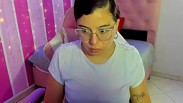 allison_mc on StripChat