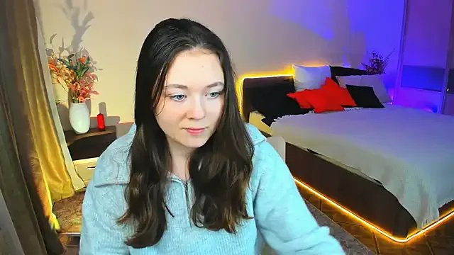 AlluringLookk on StripChat