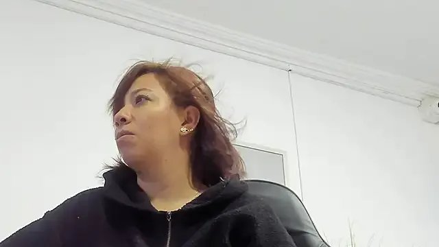 alma_fenix on StripChat