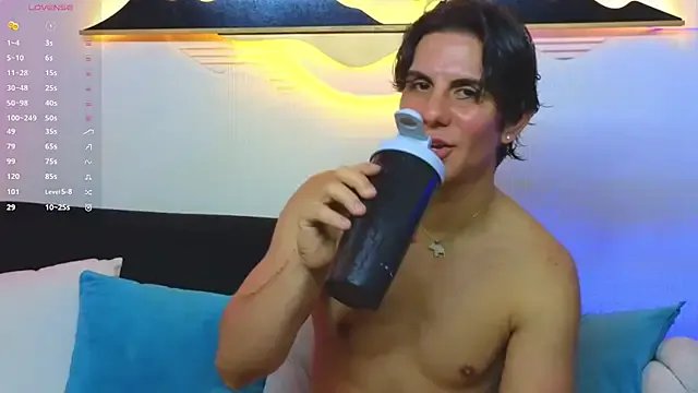 Almiboys on StripChat