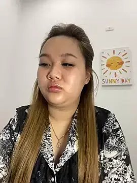 Almira6868 on StripChat