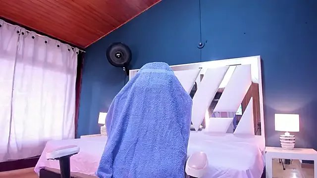 Alondra_Cutie on StripChat