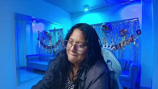 Alondra_gomexxx on StripChat