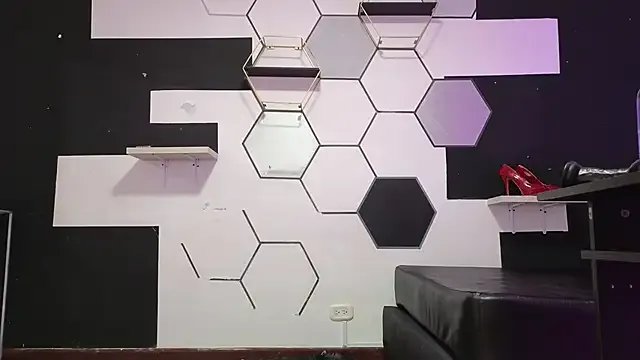 alondrabigtits on StripChat