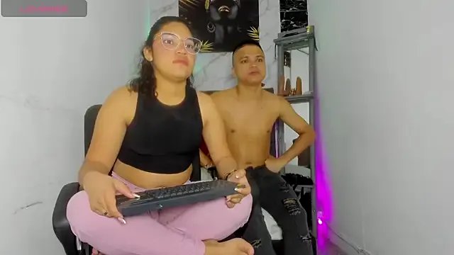 aly_n_sebas on StripChat