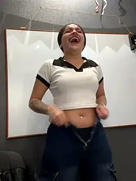 Alyha_Cortes on StripChat